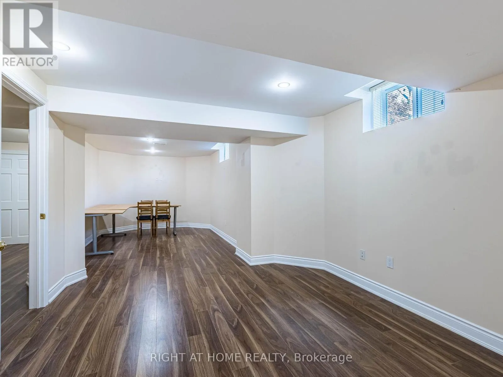 2204 CARPENTERS CIRCLE