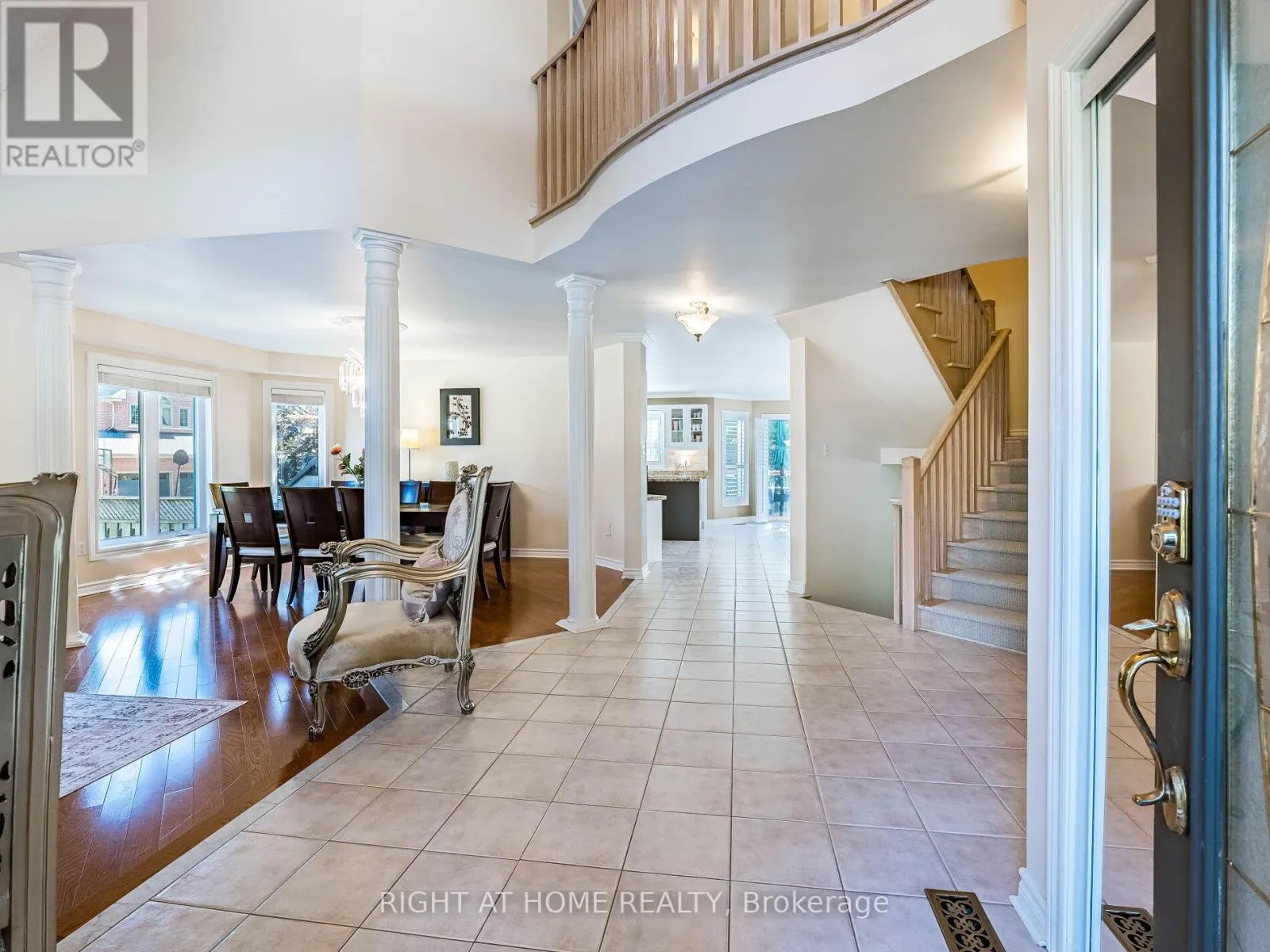 2204 CARPENTERS CIRCLE