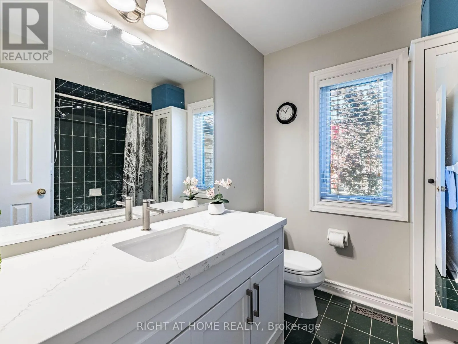 2204 CARPENTERS CIRCLE