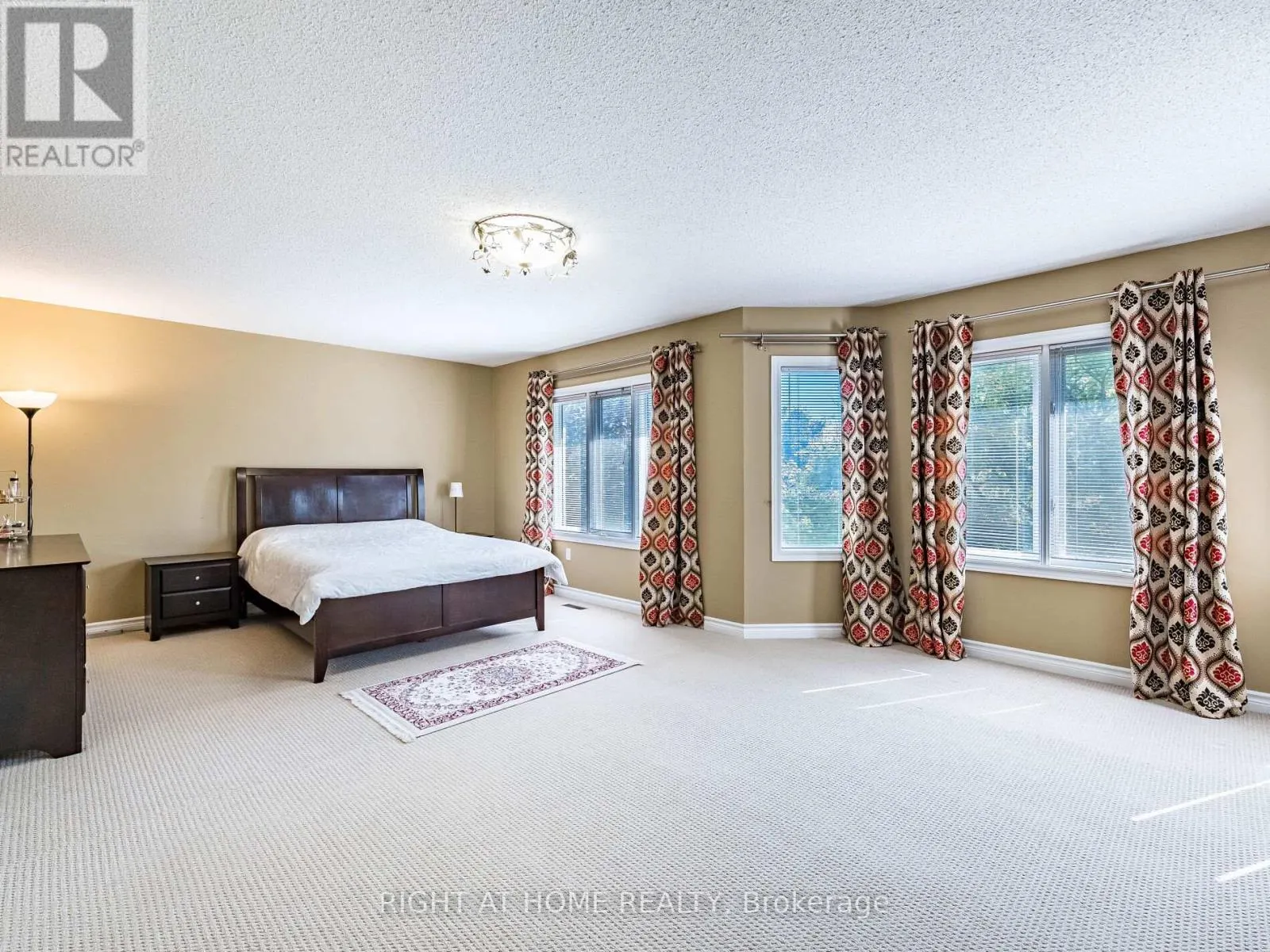 2204 CARPENTERS CIRCLE