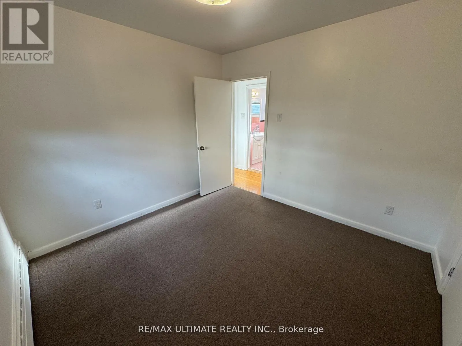 2 - 468 RIDELLE AVENUE