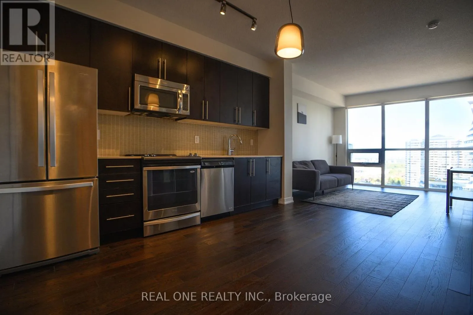 1410 - 510 CURRAN PLACE