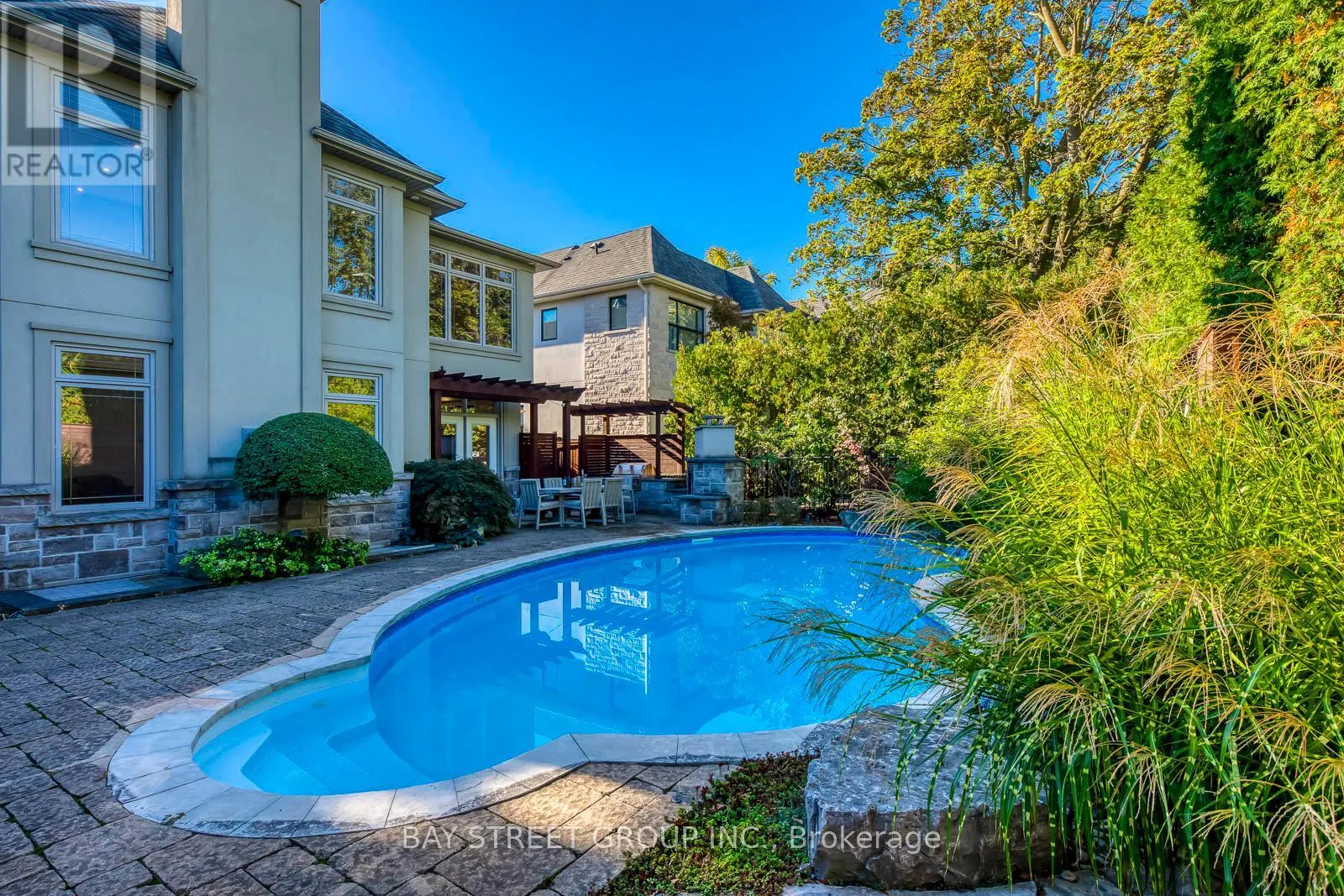452 AVON CRESCENT
