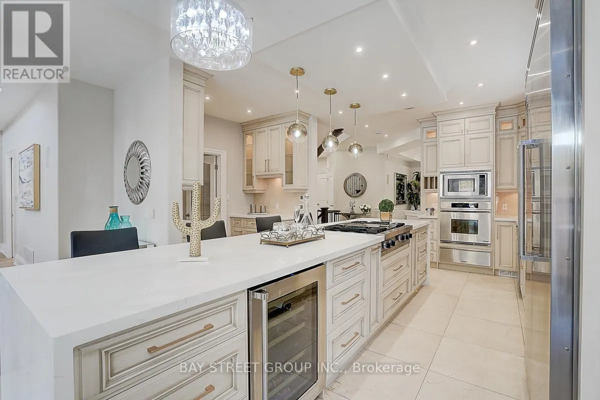 452 AVON CRESCENT