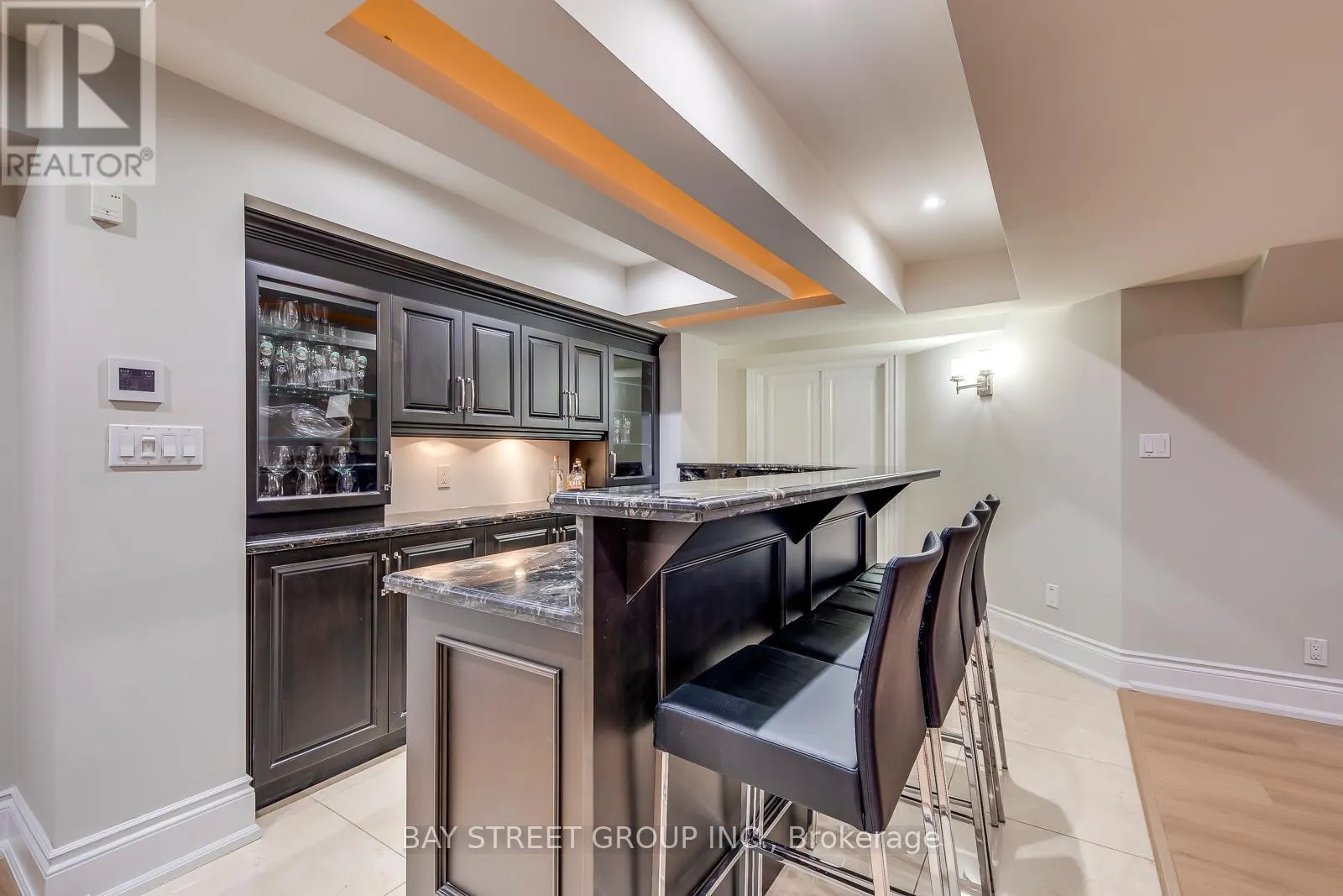 452 AVON CRESCENT