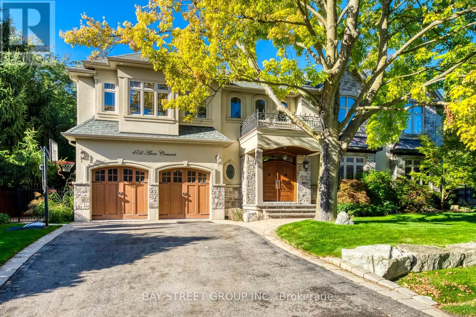 452 AVON CRESCENT