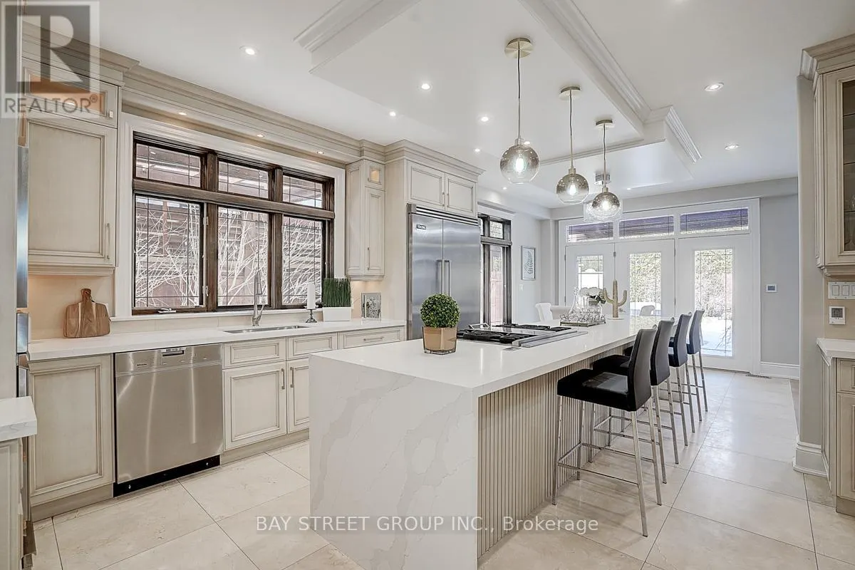 452 AVON CRESCENT