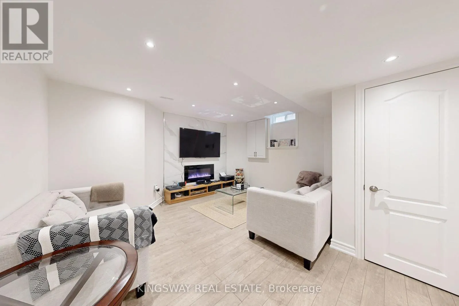 142 VALLEYWAY DRIVE