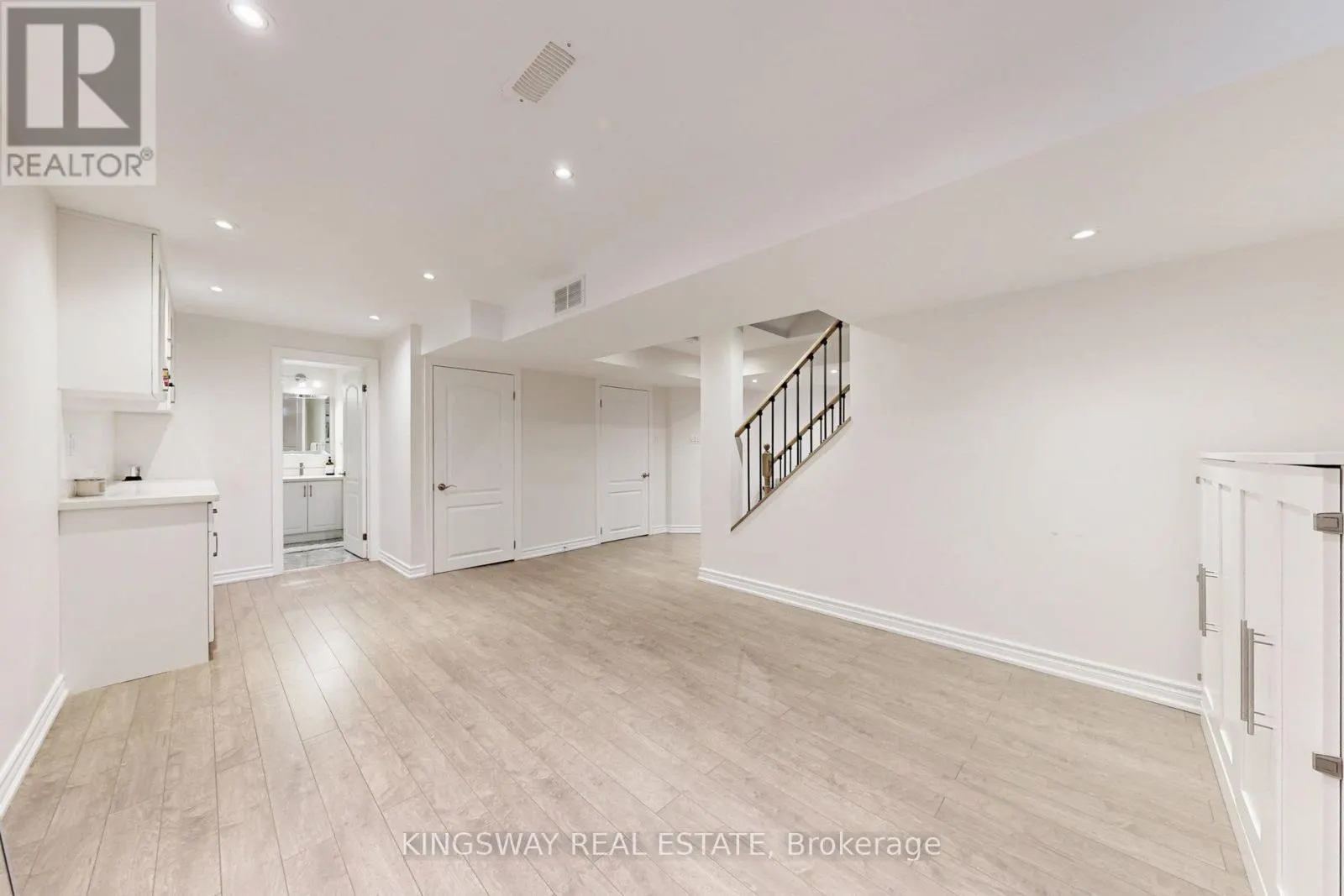 142 VALLEYWAY DRIVE