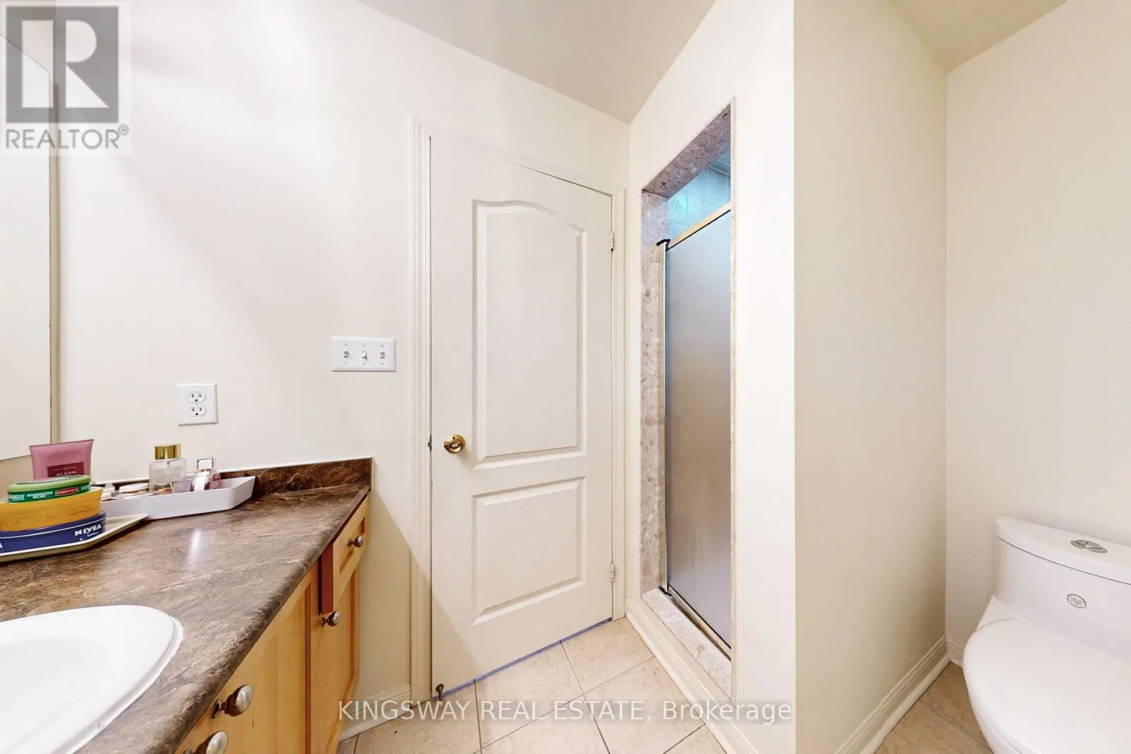 142 VALLEYWAY DRIVE