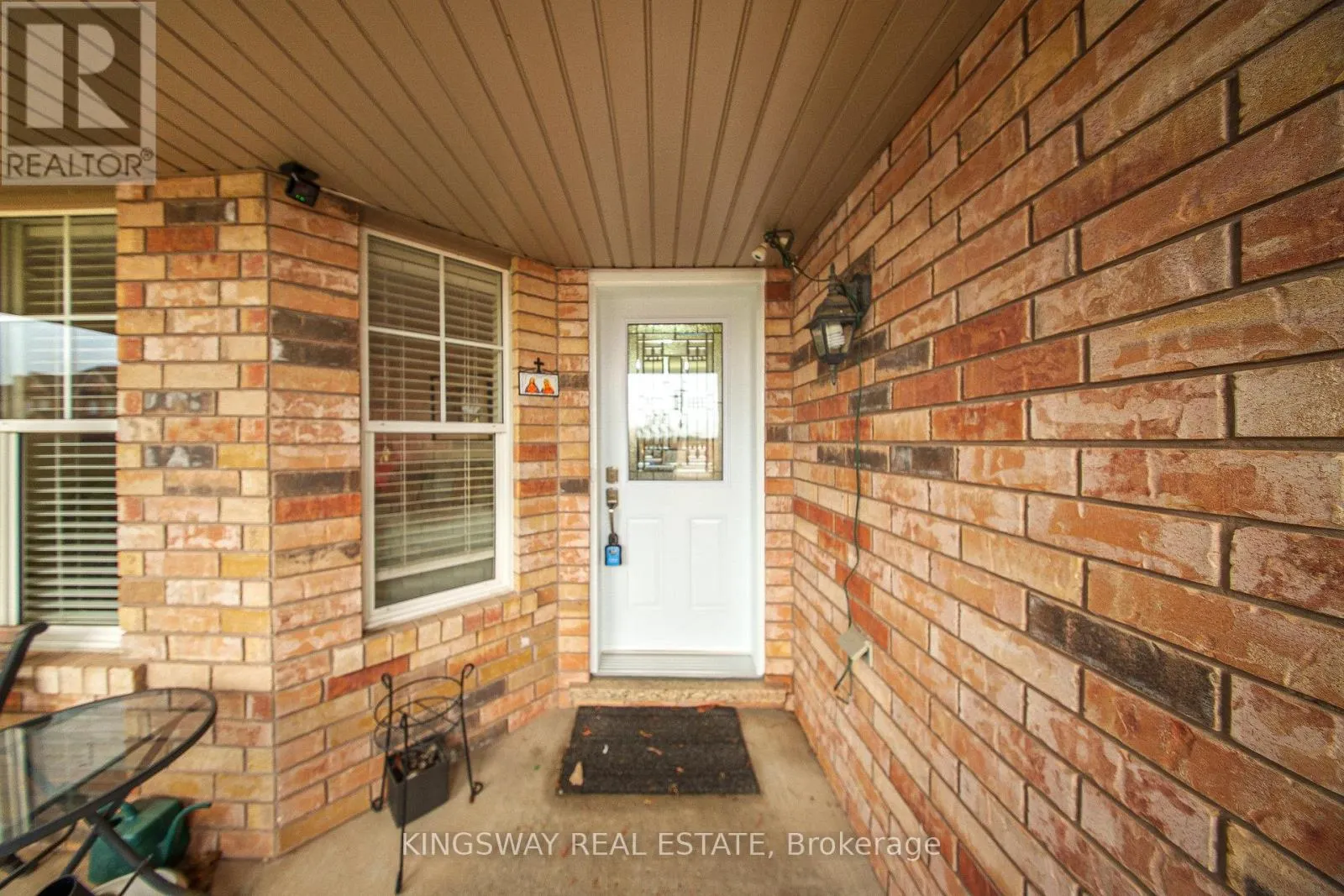 142 VALLEYWAY DRIVE