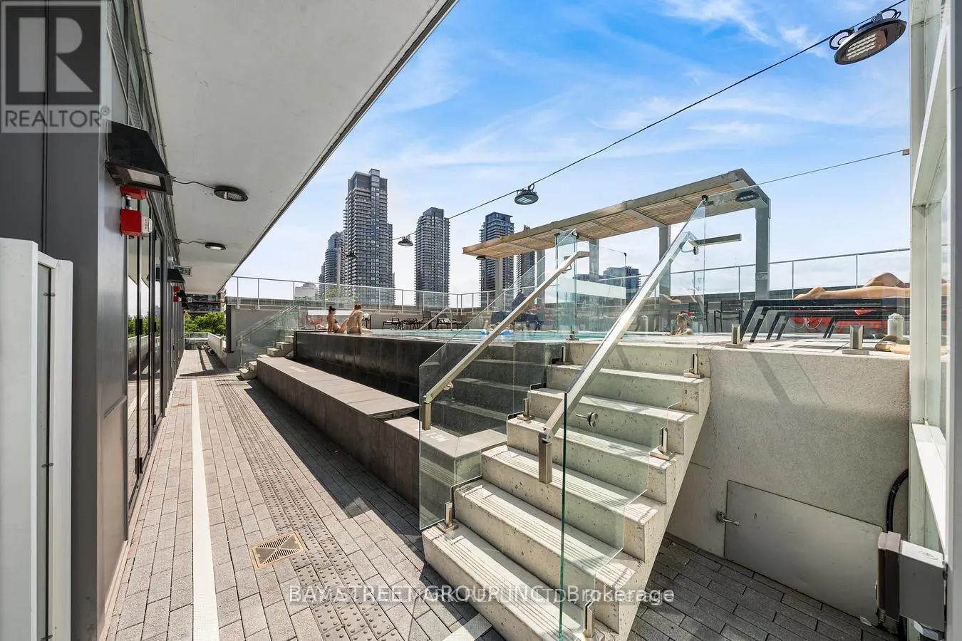 317 - 70 ANNIE CRAIG DRIVE