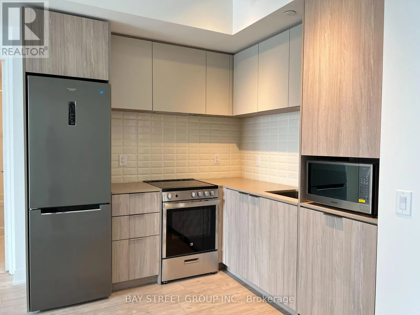 317 - 70 ANNIE CRAIG DRIVE
