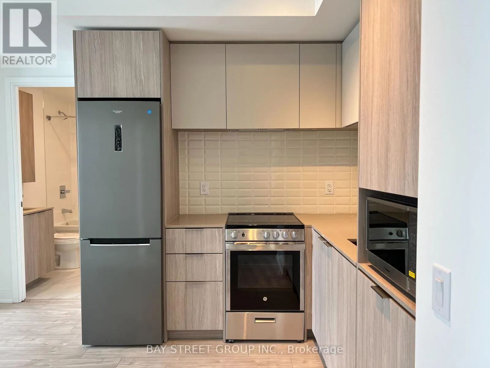317 - 70 ANNIE CRAIG DRIVE