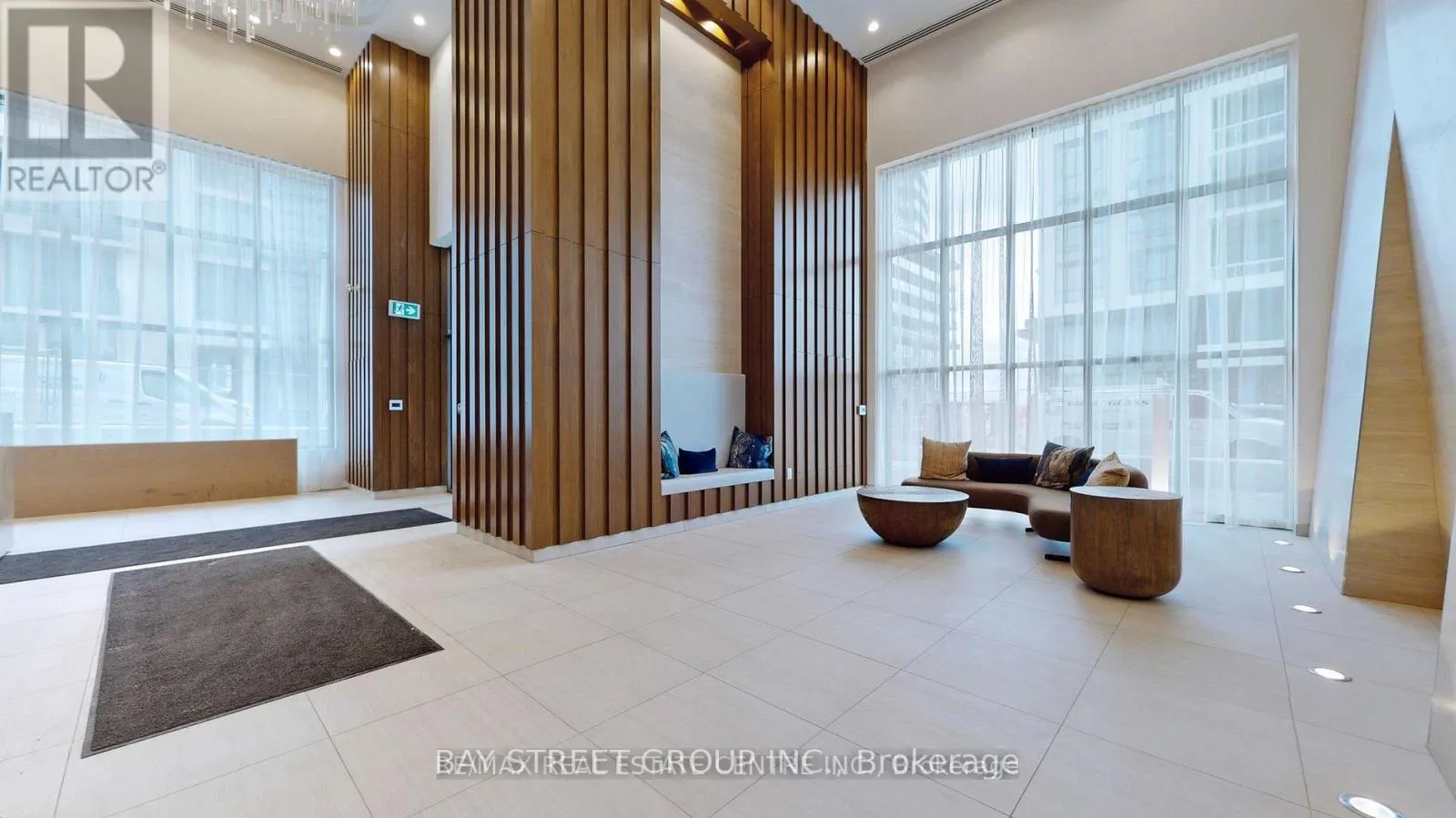 317 - 70 ANNIE CRAIG DRIVE
