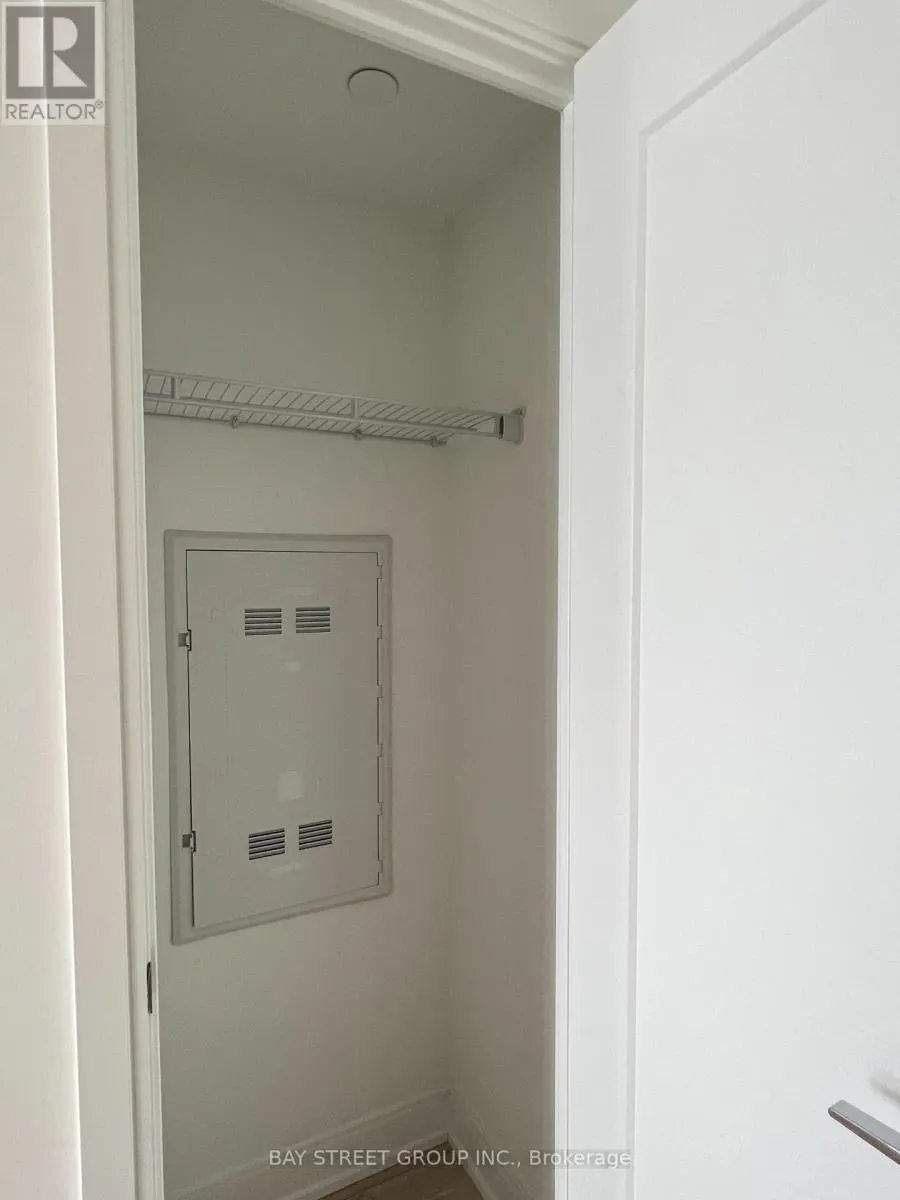 317 - 70 ANNIE CRAIG DRIVE