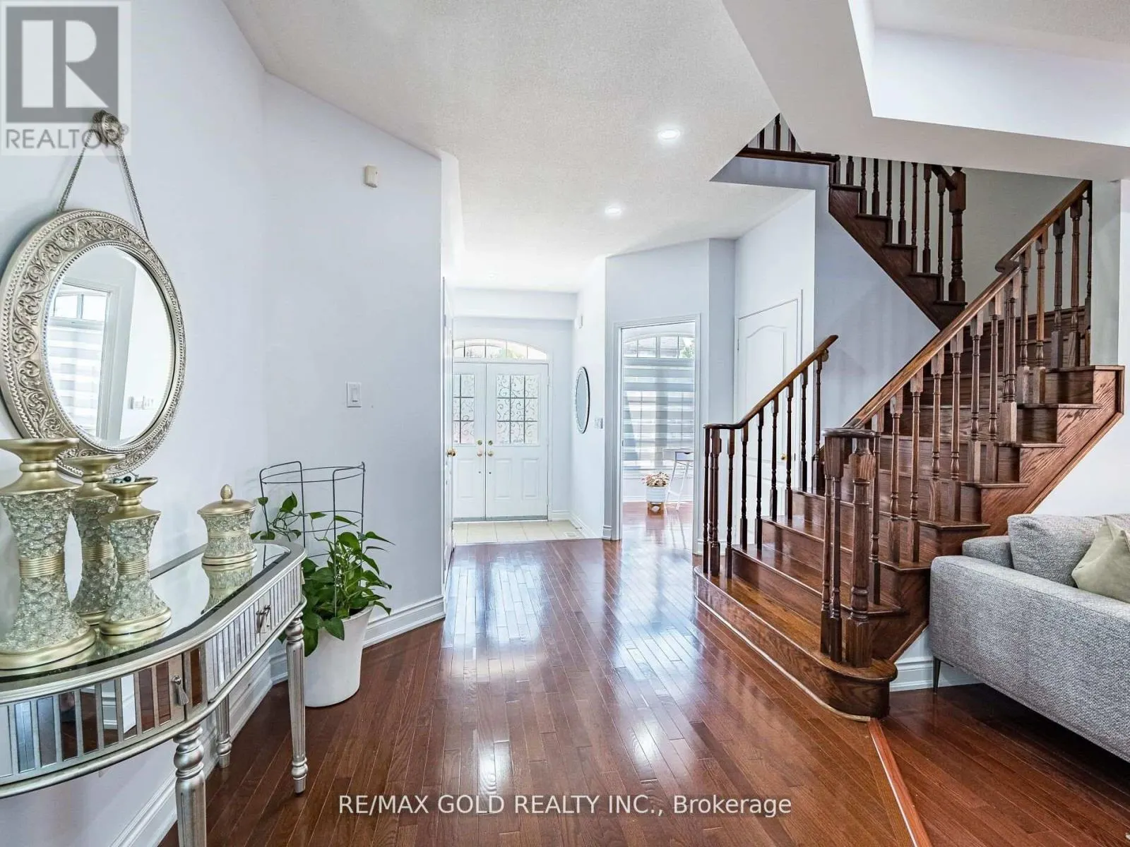 36 TREEGROVE CRESCENT