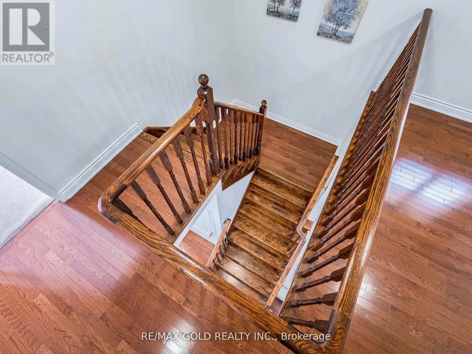 36 TREEGROVE CRESCENT