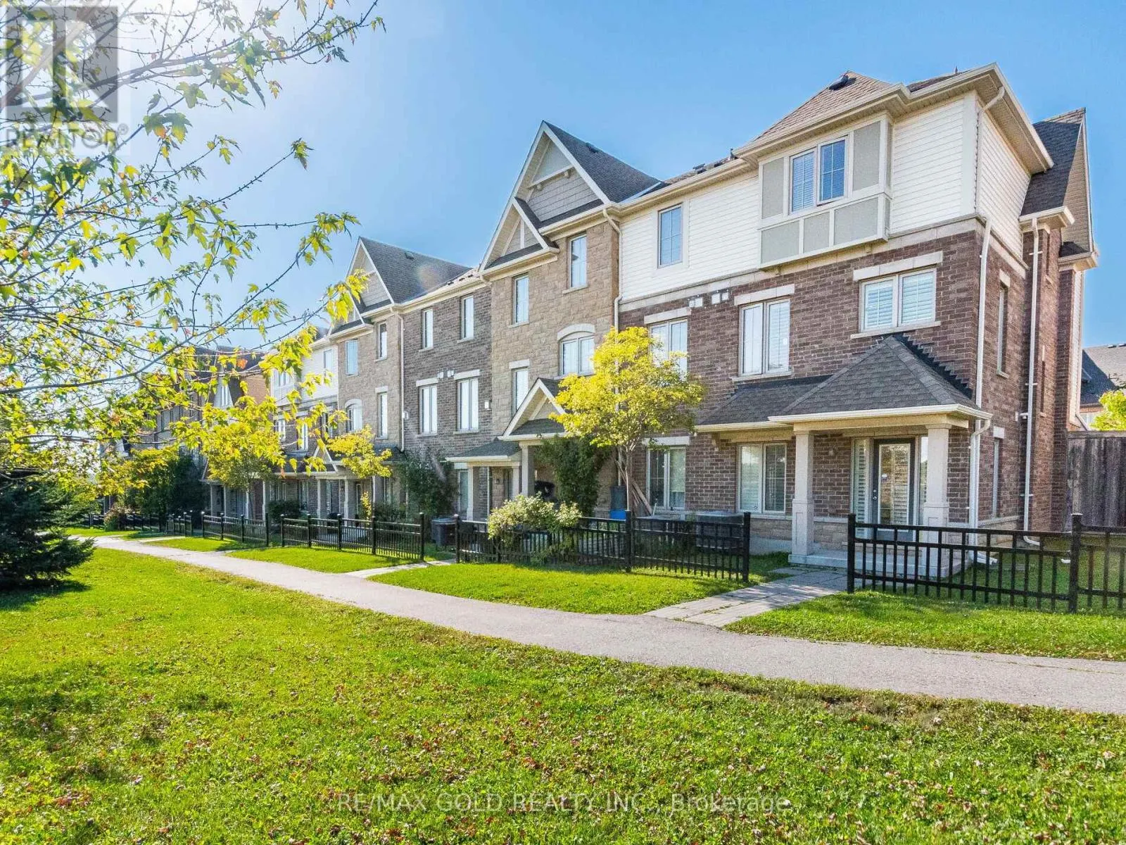 46 SOCCAVO CRESCENT