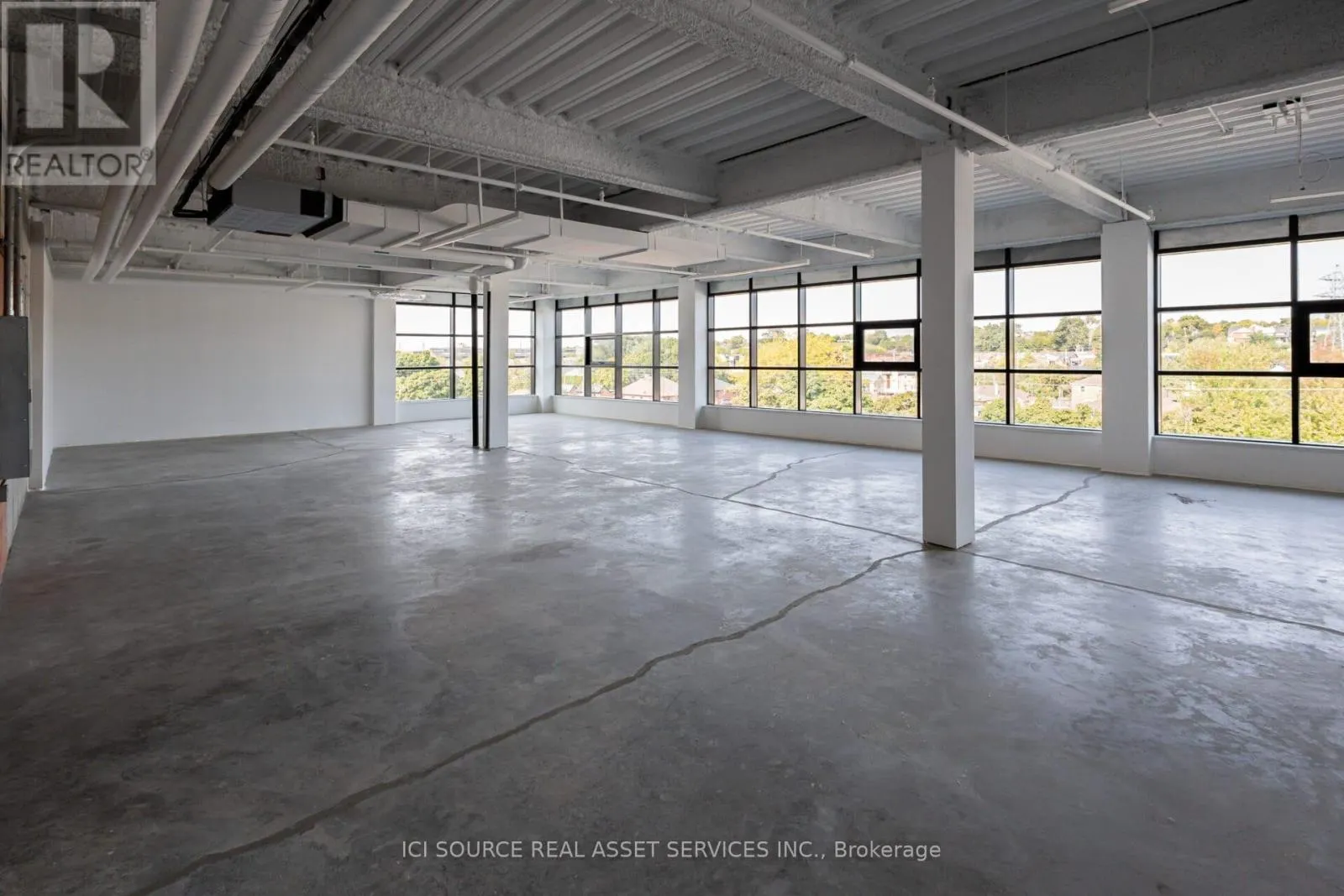 205 - 300 GEARY AVENUE
