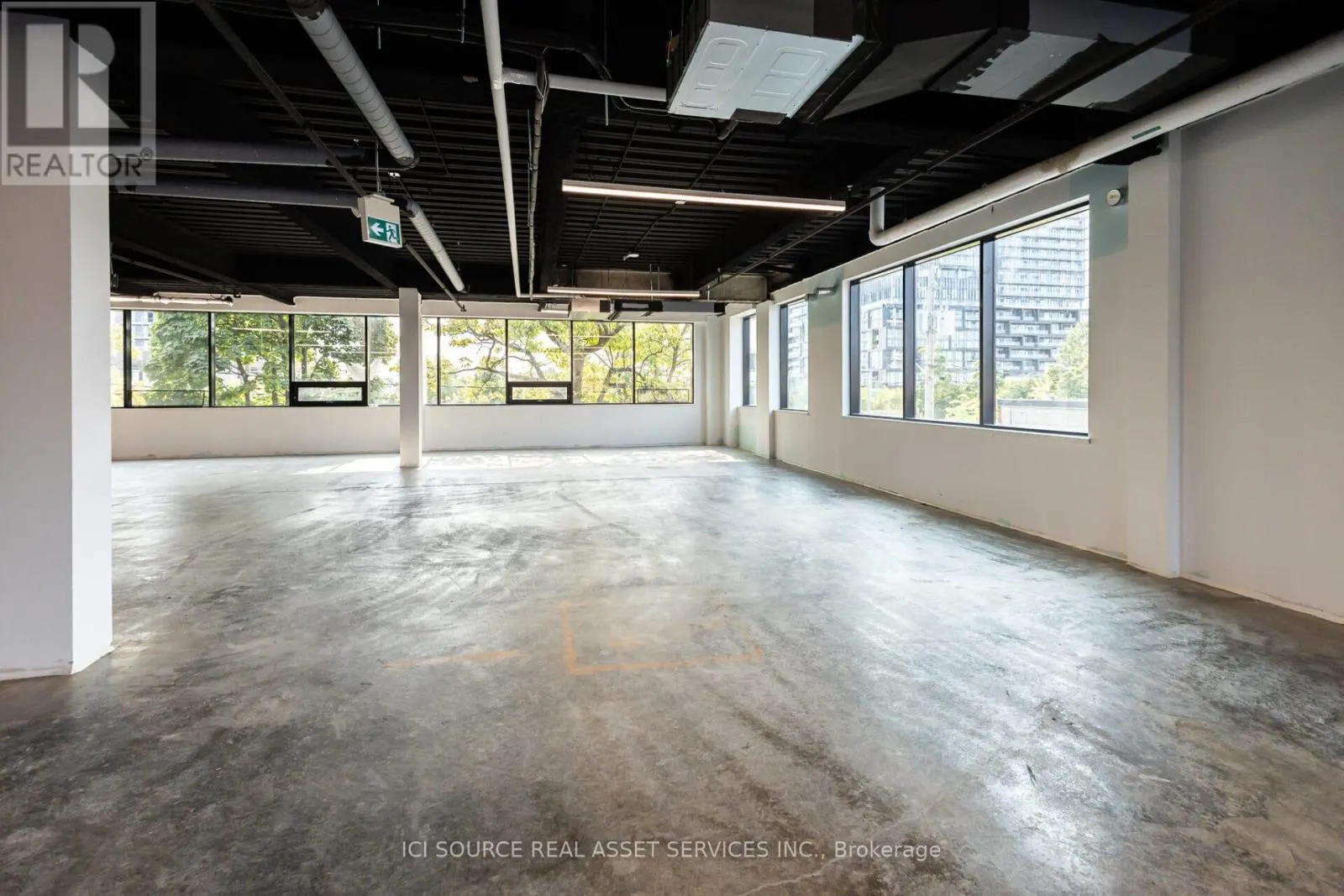205 - 300 GEARY AVENUE