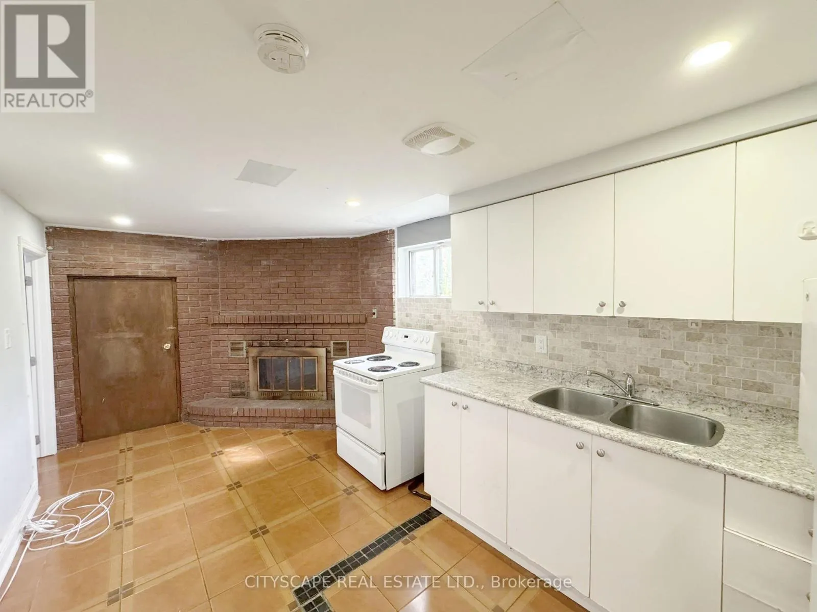 11 MELPHAM COURT