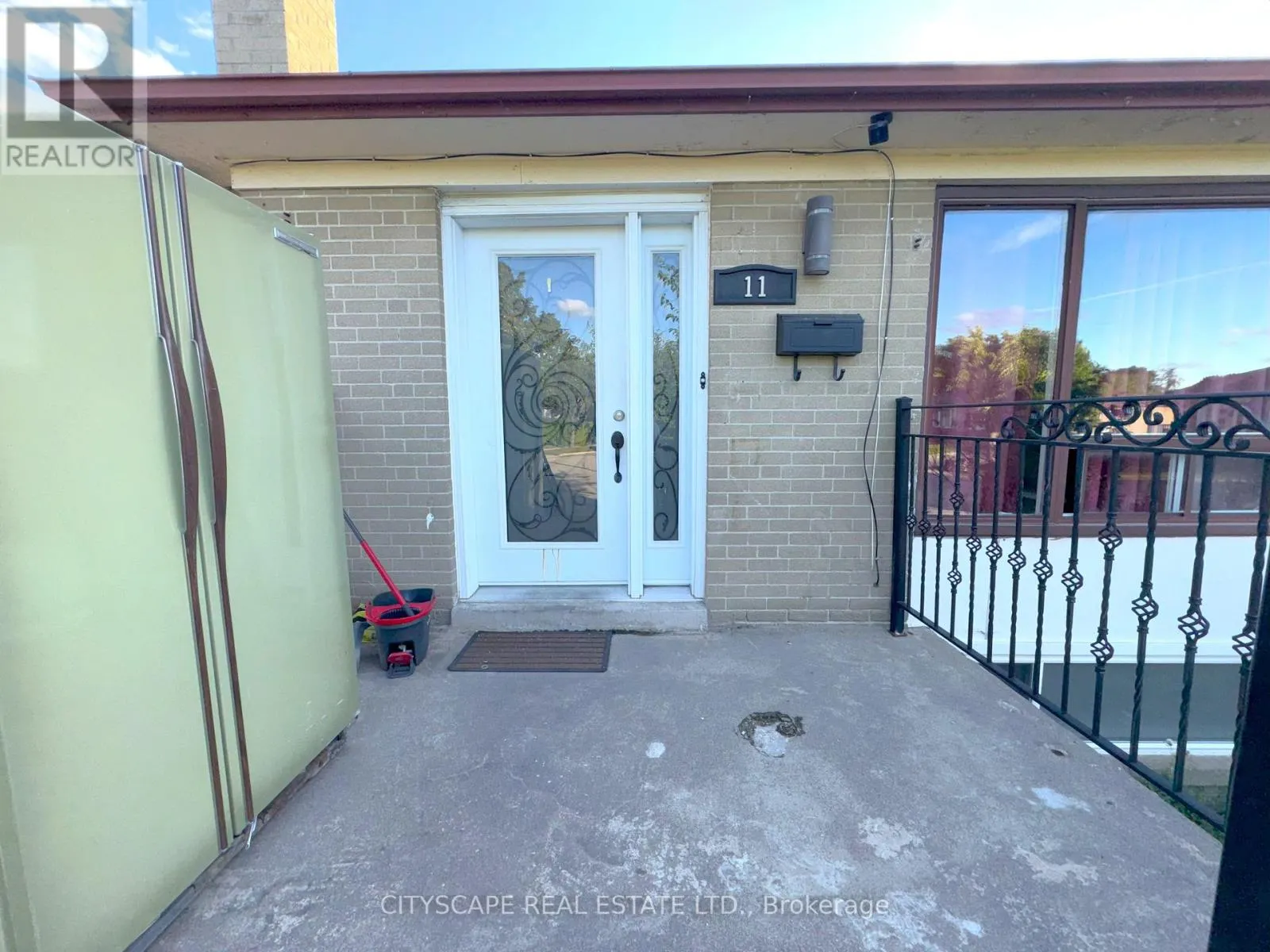 11 MELPHAM COURT