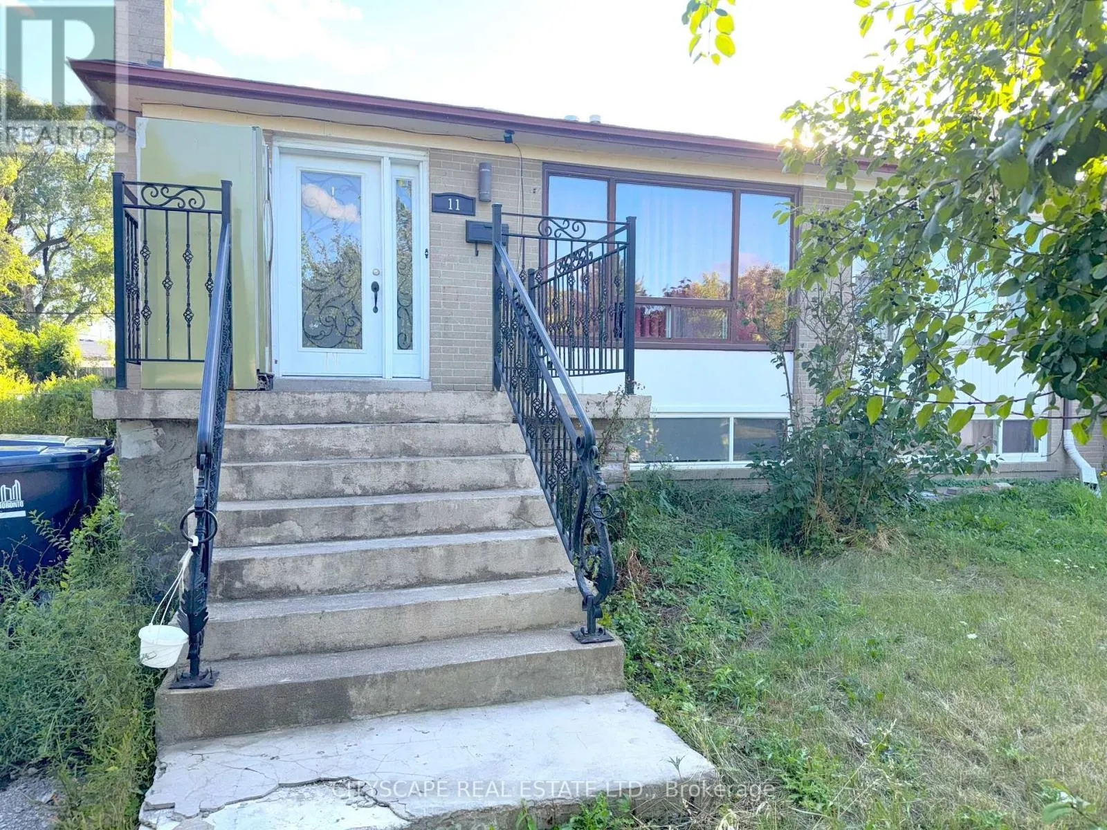 11 MELPHAM COURT