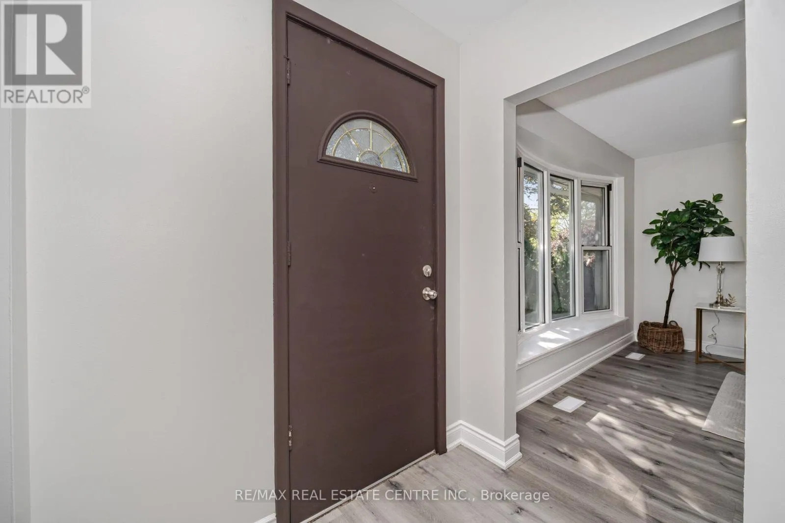34 WINDERMERE COURT