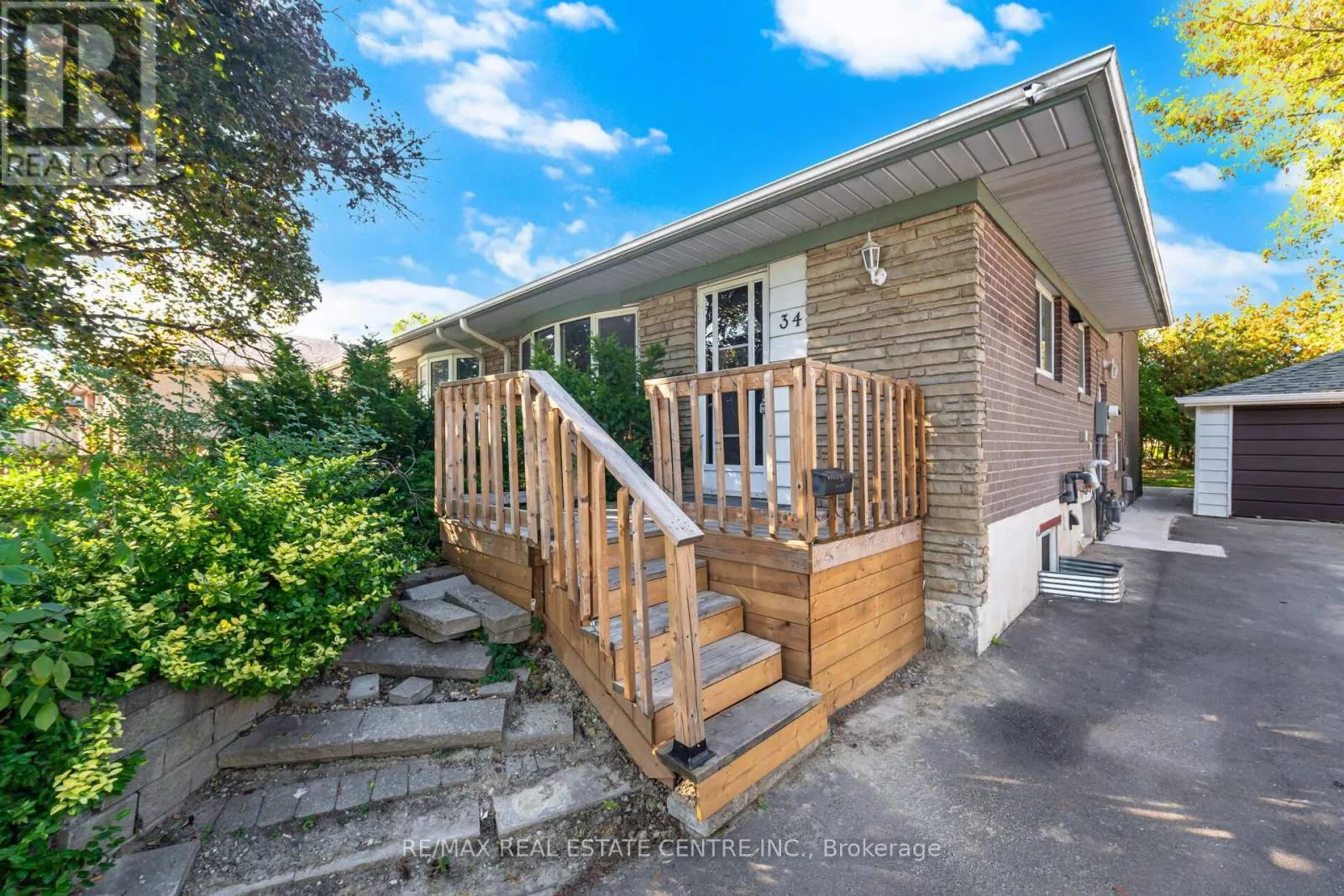 34 WINDERMERE COURT