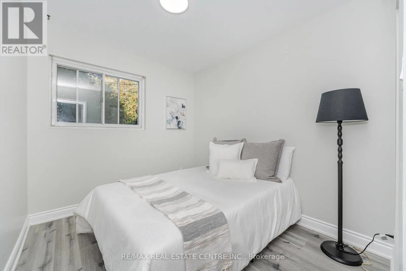 34 WINDERMERE COURT