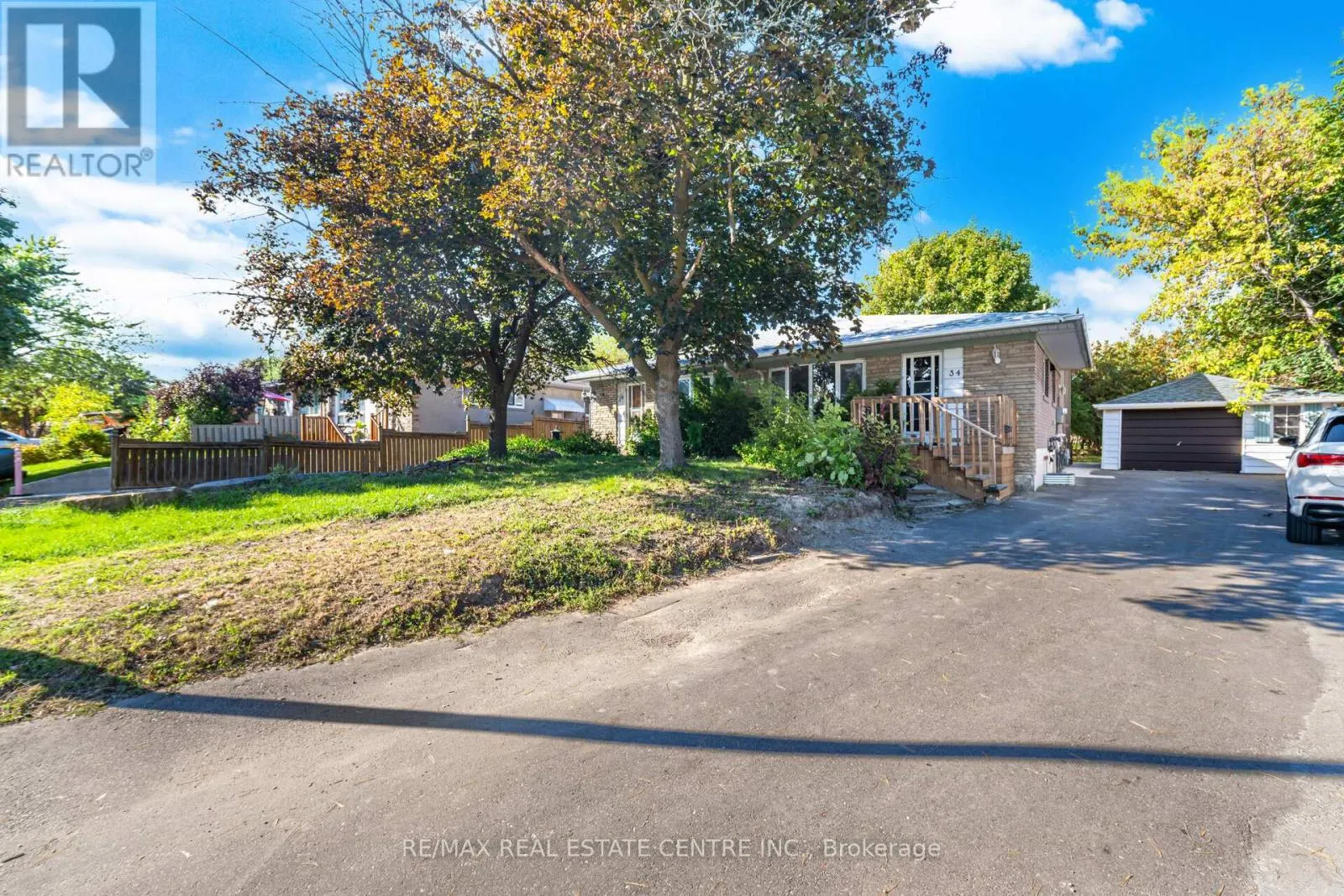 34 WINDERMERE COURT