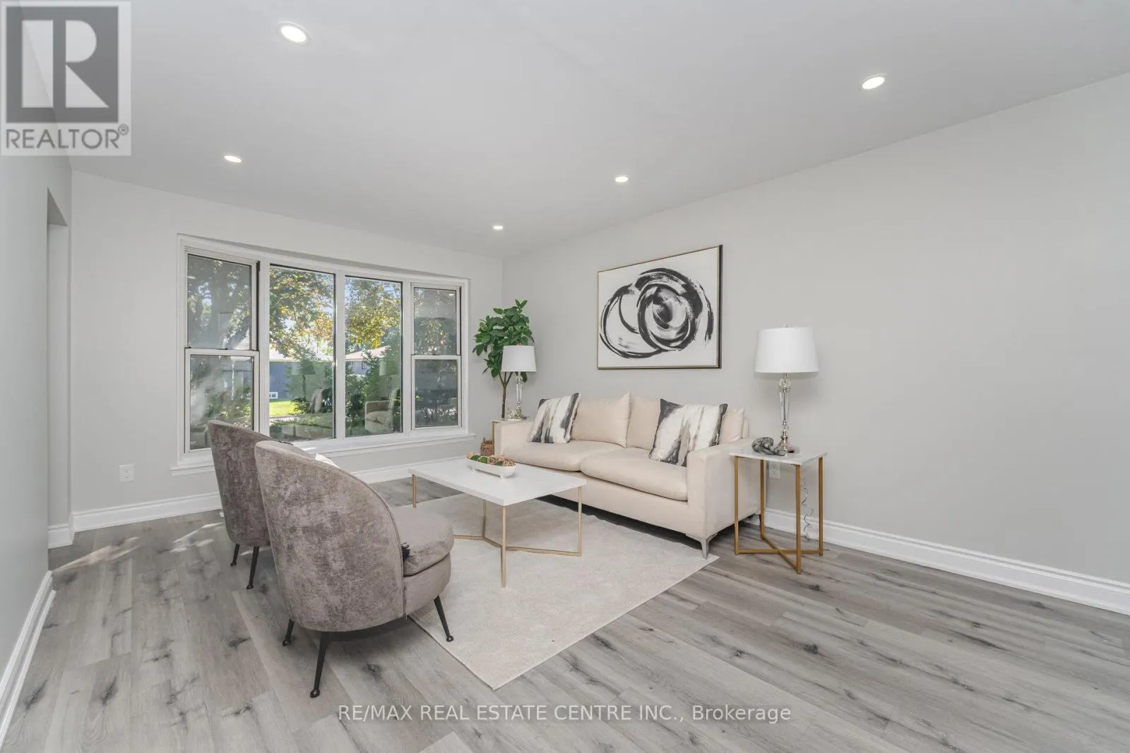 34 WINDERMERE COURT