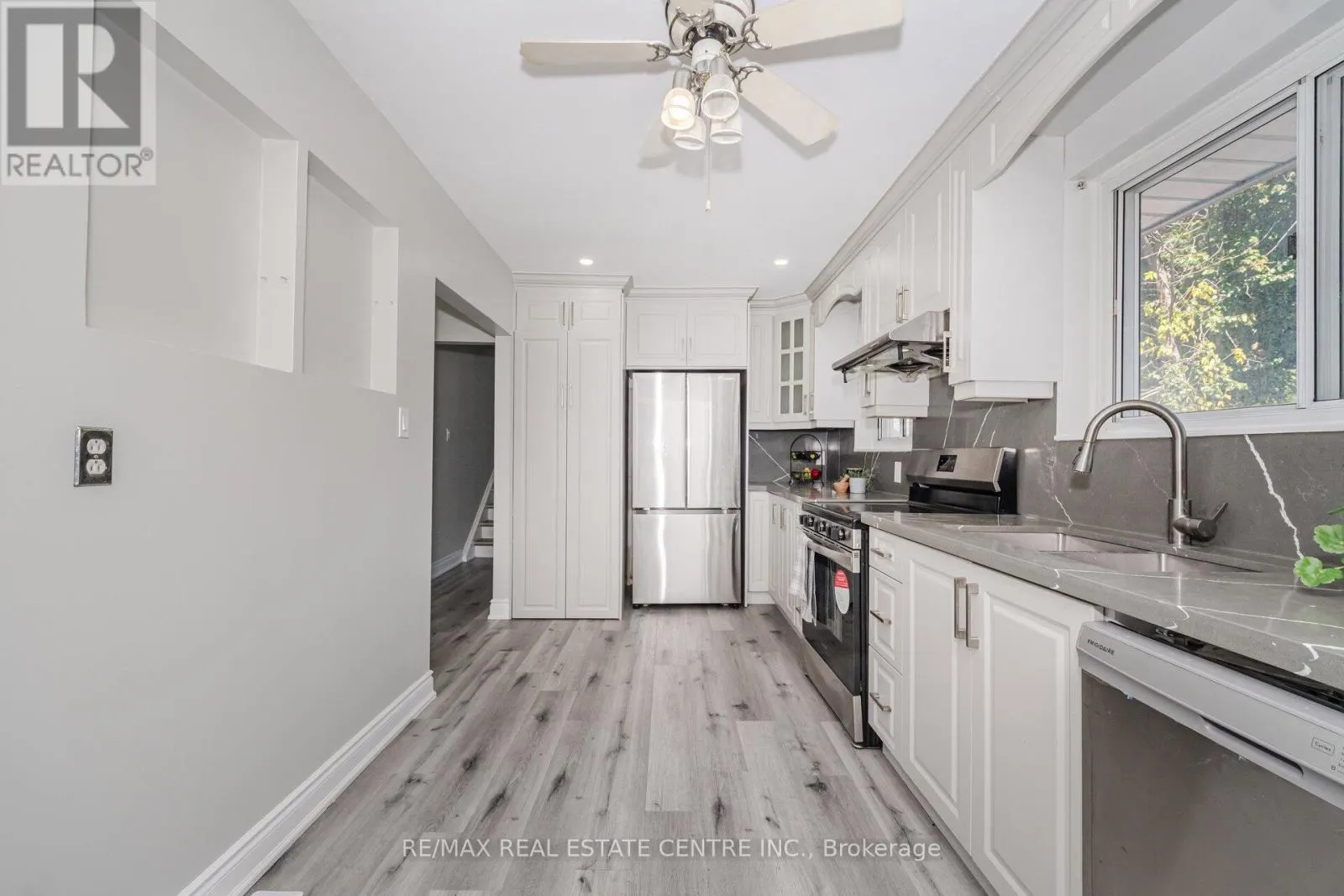 34 WINDERMERE COURT