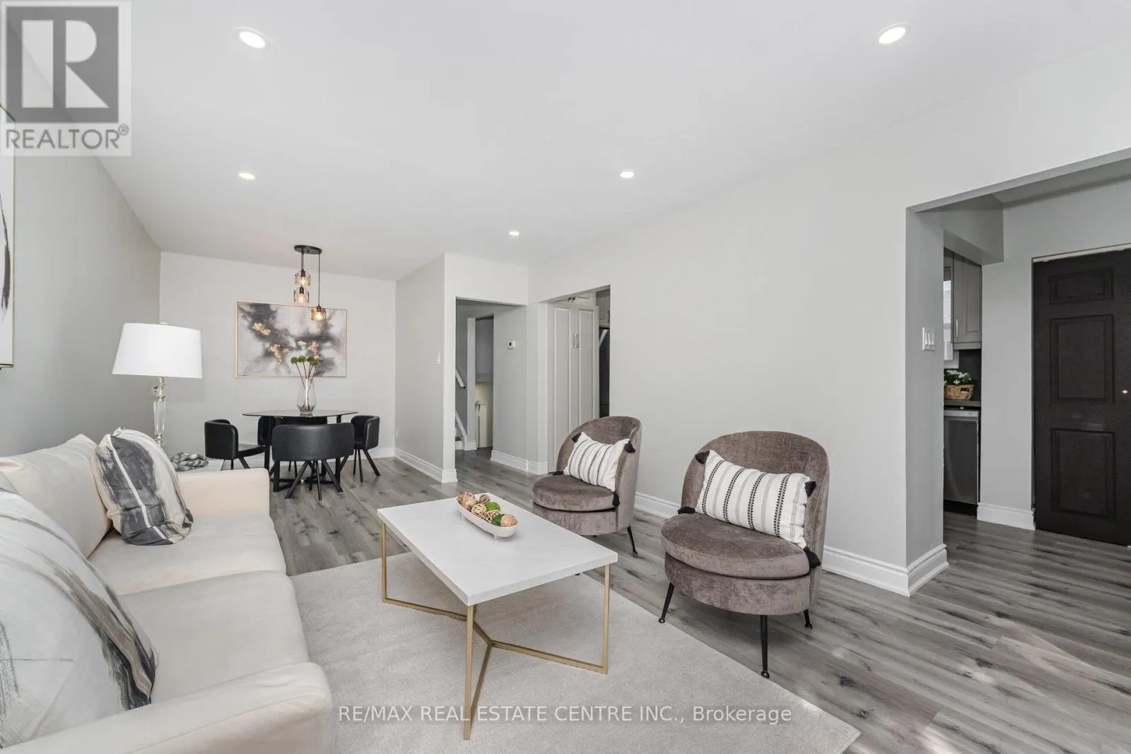 34 WINDERMERE COURT