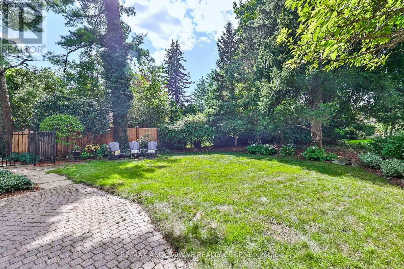 206 ROSSMORE BOULEVARD