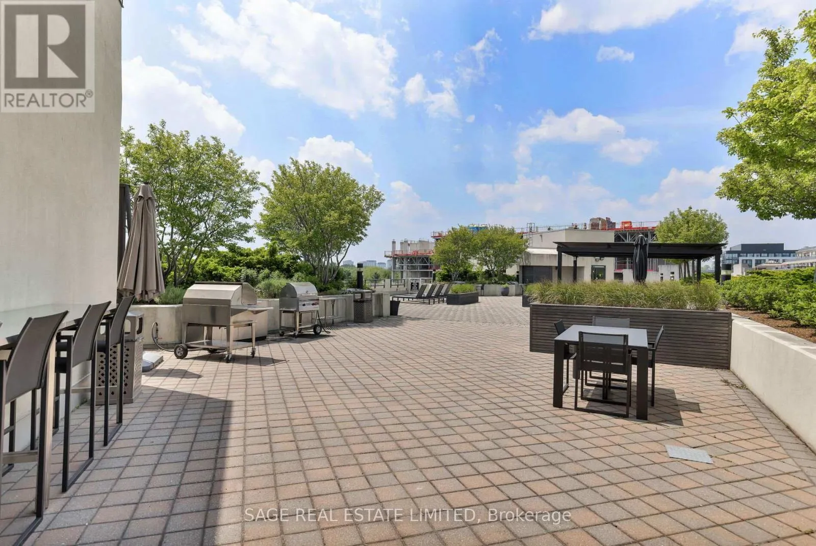 PH613 - 25 EARLINGTON AVENUE