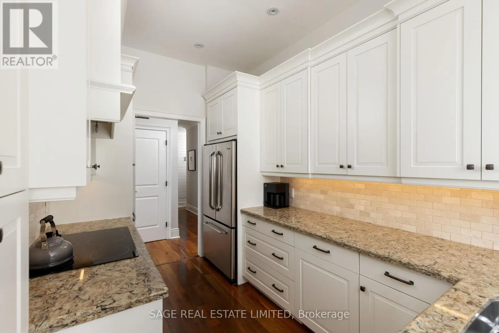 PH613 - 25 EARLINGTON AVENUE