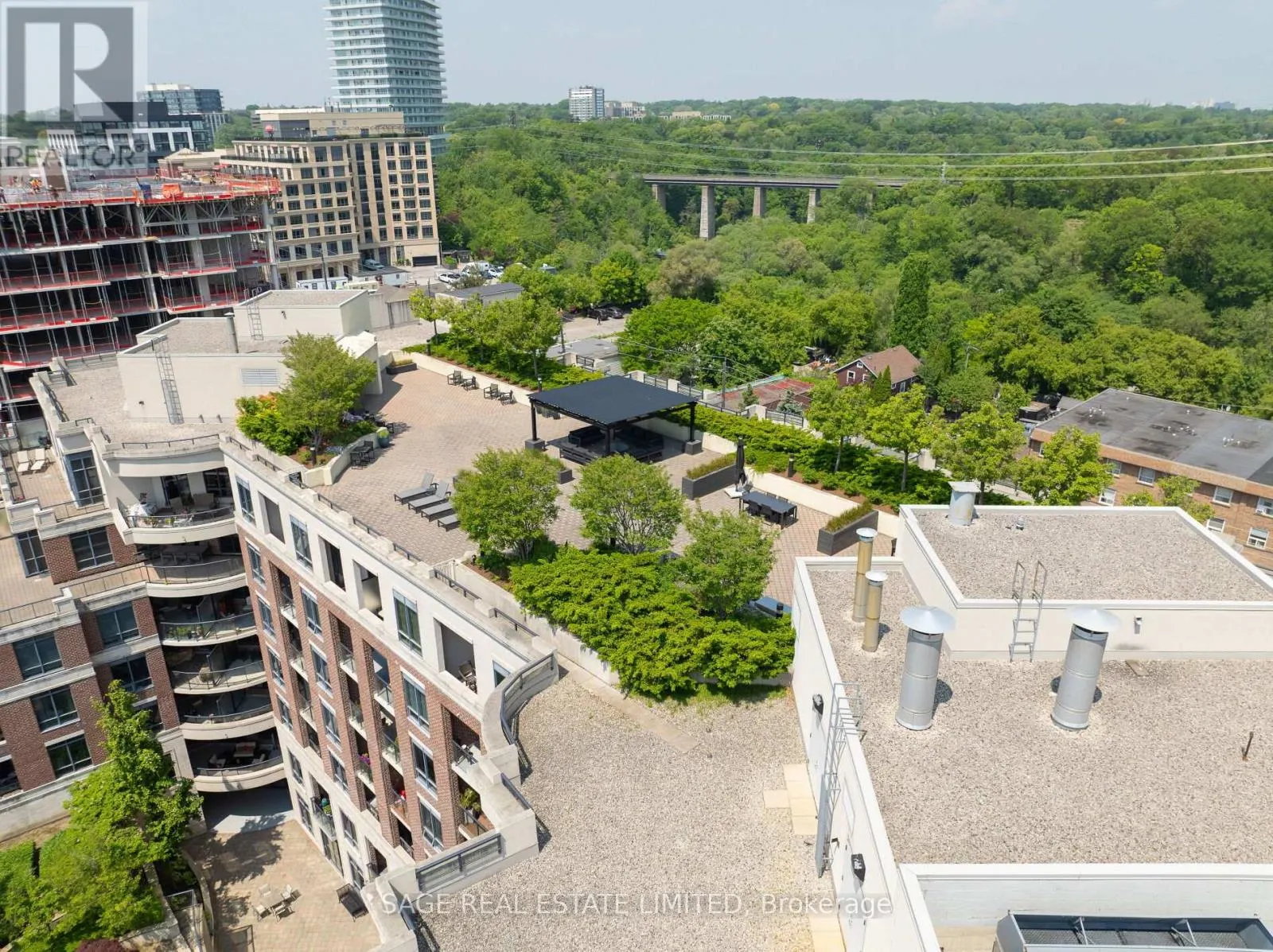 PH613 - 25 EARLINGTON AVENUE