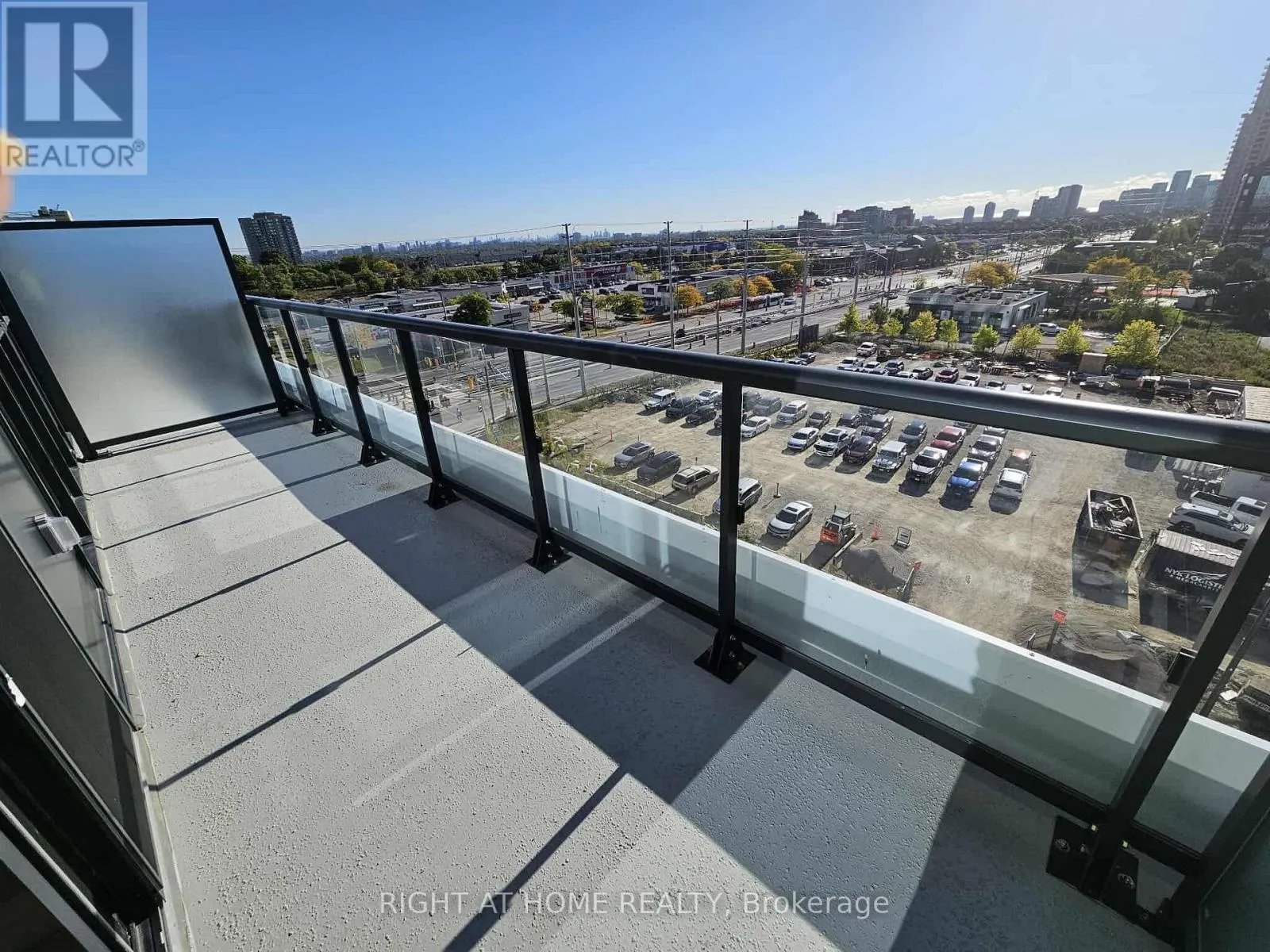 607 - 15 WATERGARDEN DRIVE