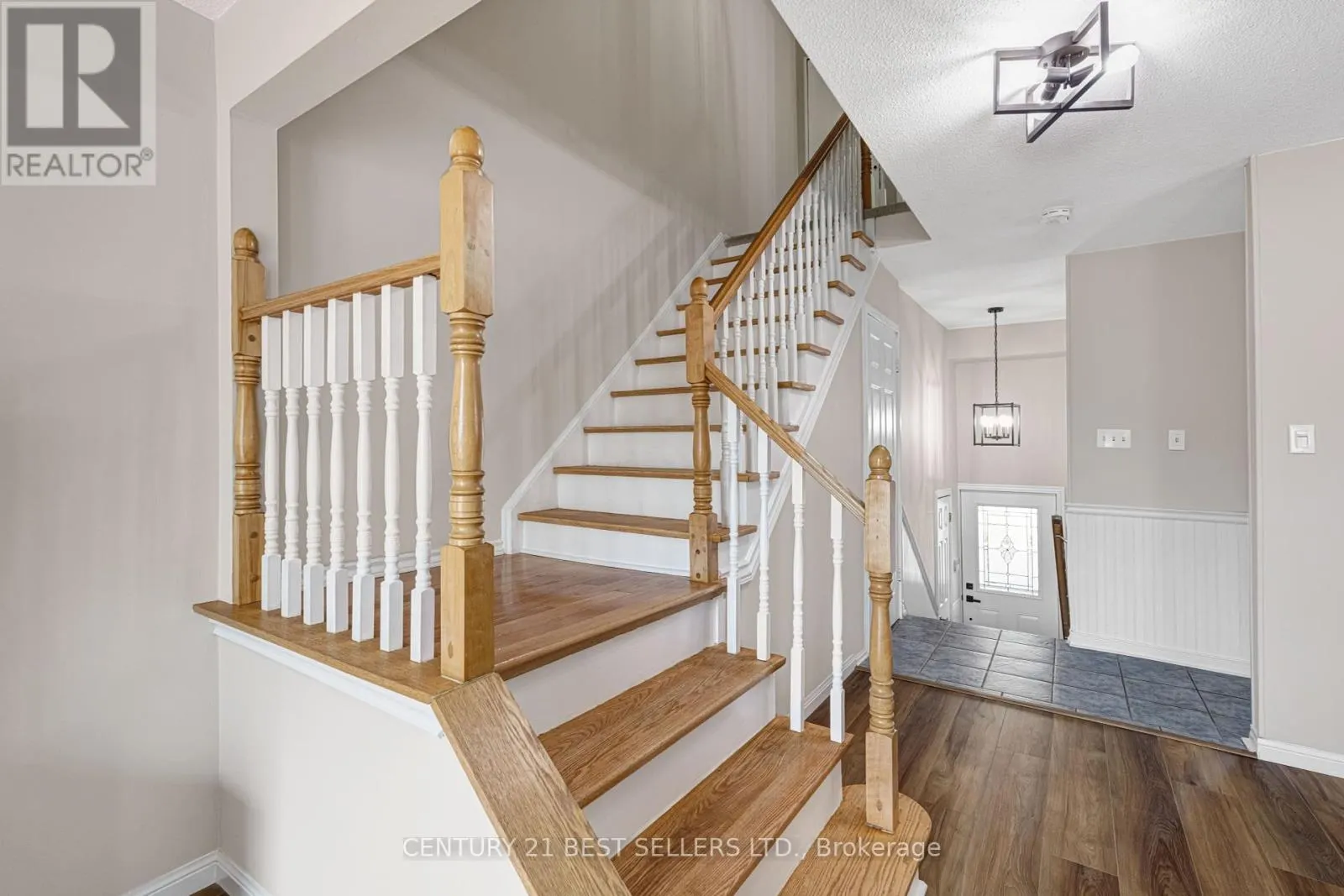 477 - 477 ONTARIO STREET N