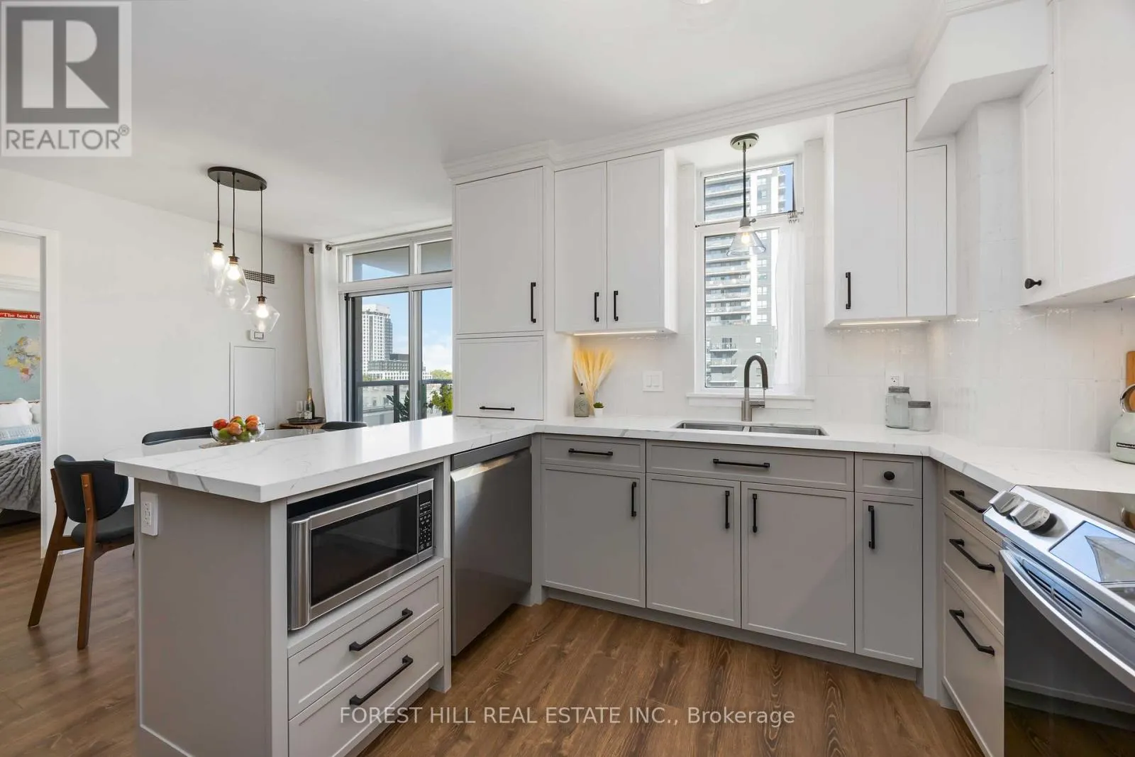 623 - 816 LANSDOWNE AVENUE