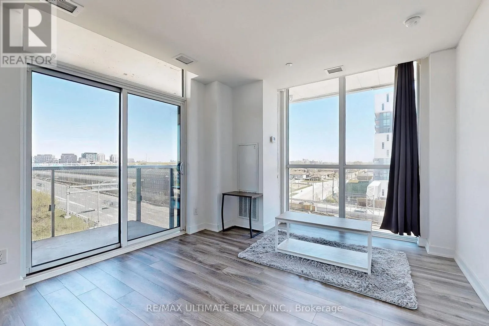 705 - 160 FLEMINGTON ROAD