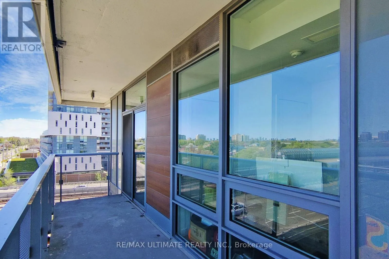 705 - 160 FLEMINGTON ROAD