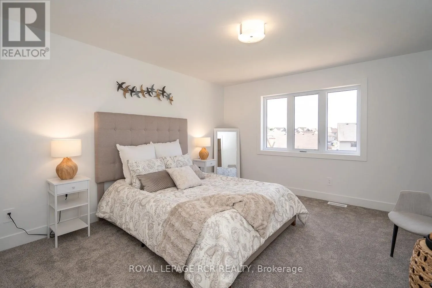 12 - 690 BROADWAY AVENUE