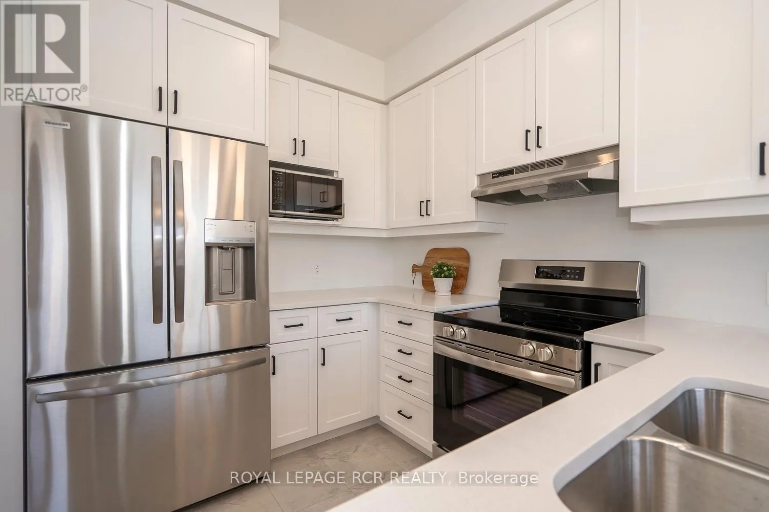 12 - 690 BROADWAY AVENUE
