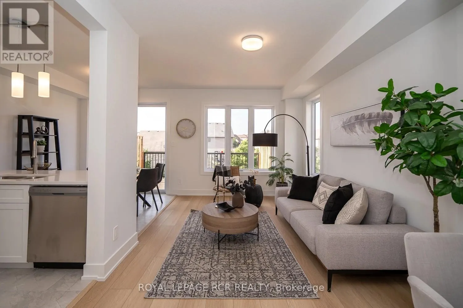 12 - 690 BROADWAY AVENUE