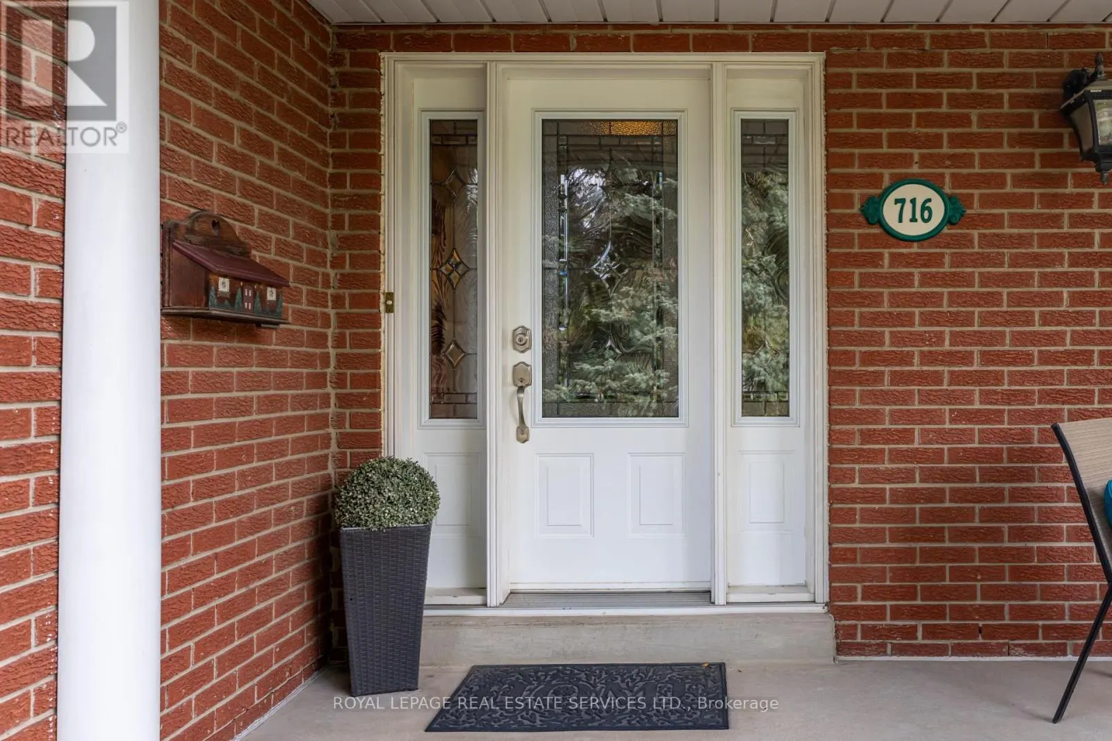 716 CAMERON COURT