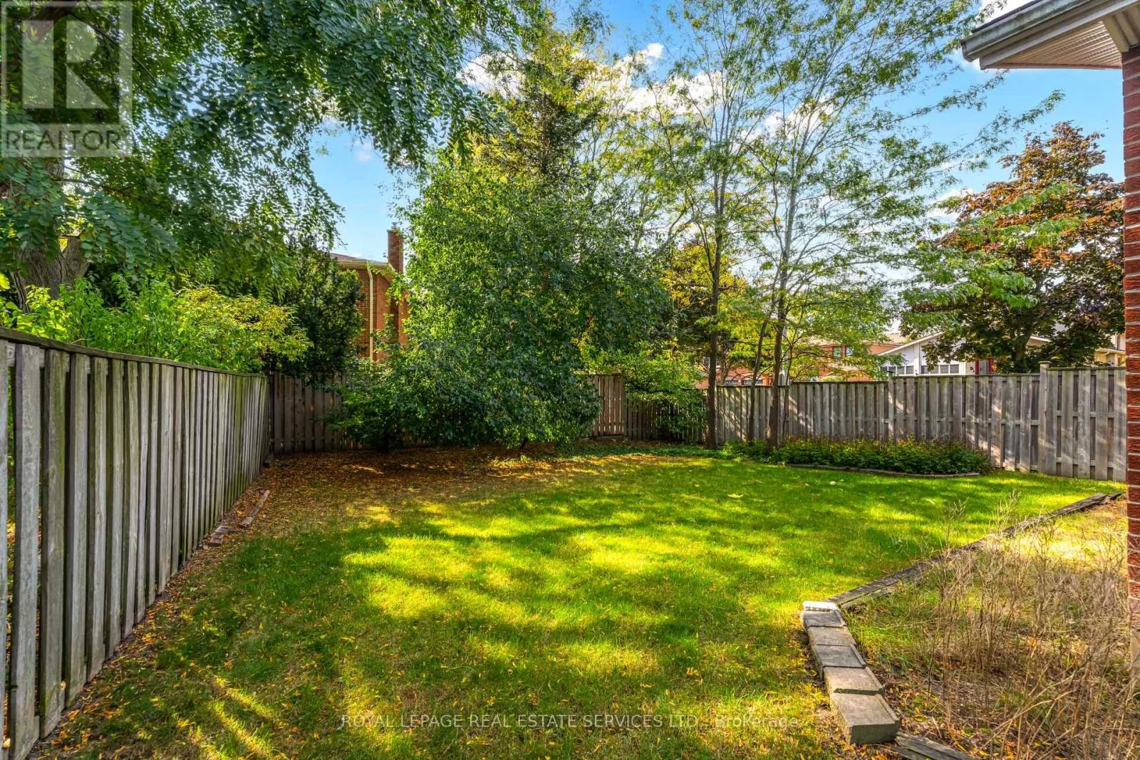 716 CAMERON COURT