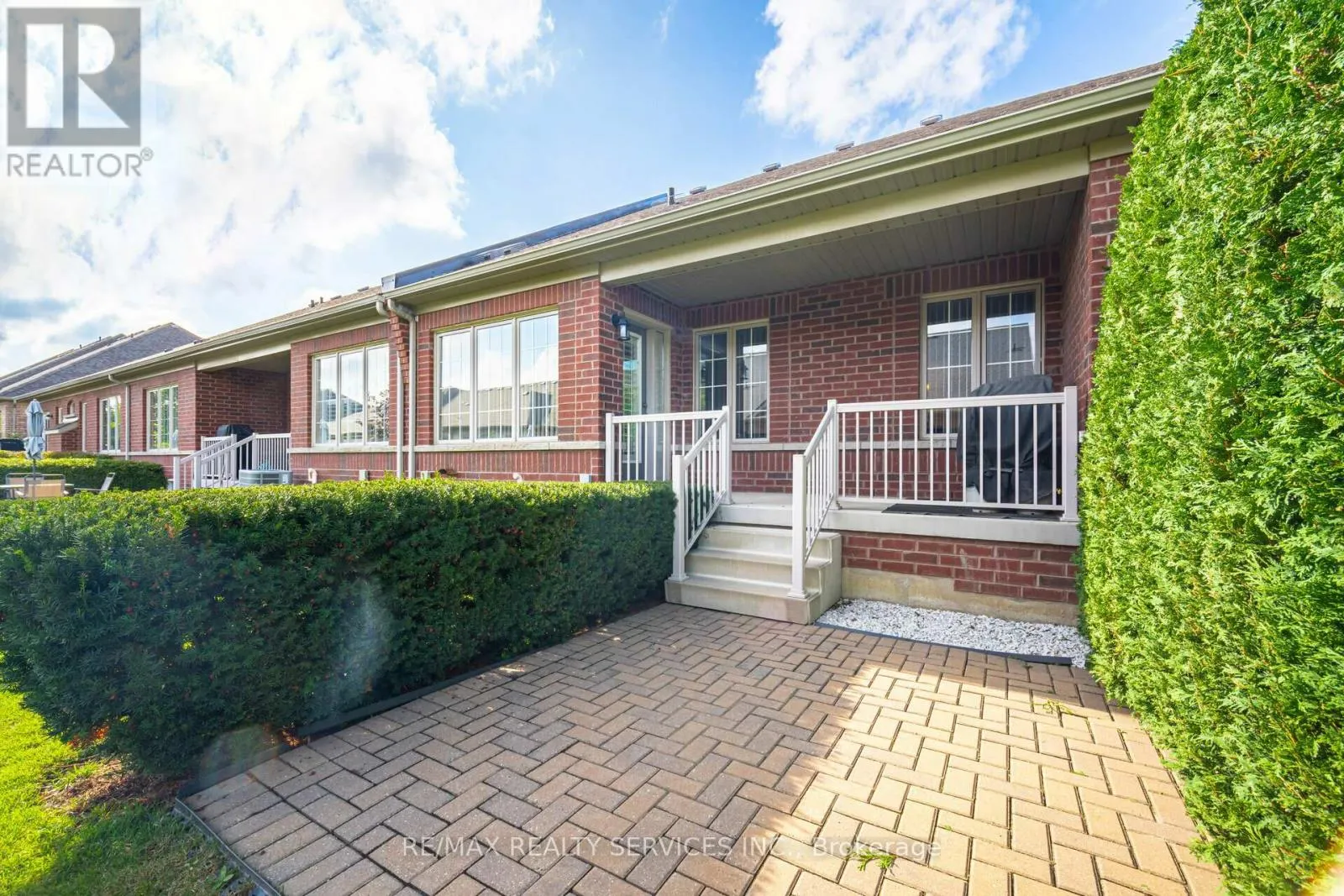 17 LACORRA WAY